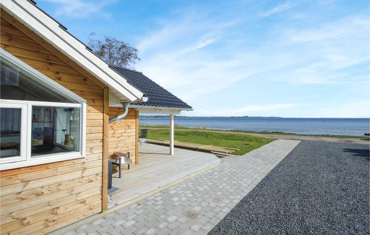 Ferienhaus für 8 Personen, mit Whirlpool und Garten sowie Terrasse in Grønninghoved Strand
