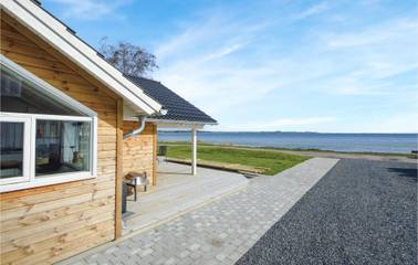 Ferienhaus für 8 Personen, mit Terrasse und Whirlpool sowie Garten in Grønninghoved Strand