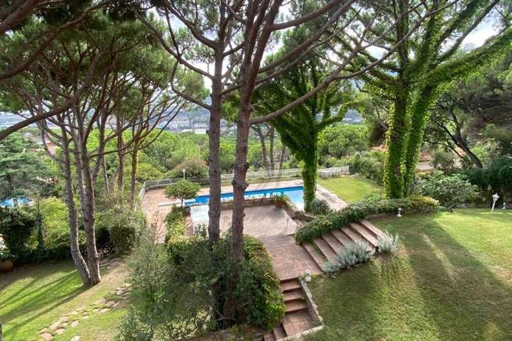 Villa für 14 Personen, mit Garten und Pool sowie Terrasse - 1