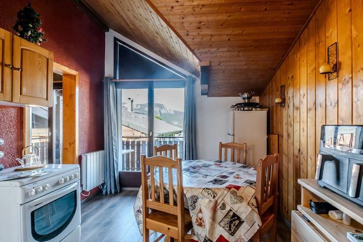 Ganze Wohnung, Ferienwohnung für 6 Personen mit Balkon in Bellevaux, Thonon-les-Bains und Umgebung
