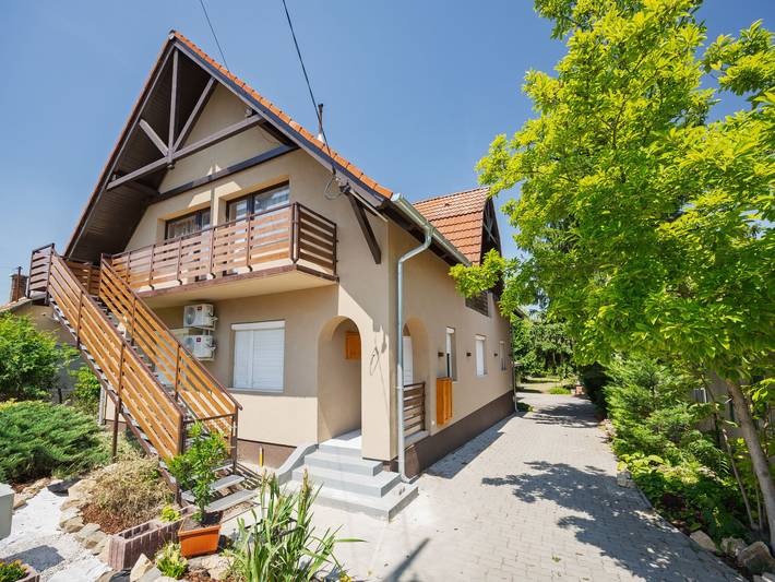 Ferienwohnung für 7 Personen, mit Terrasse und Garten - 1