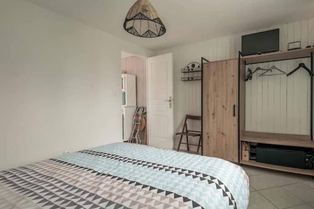 Independent cottage and pool in the heart of the vineyards in Saint-Émilion, Región de Libourne