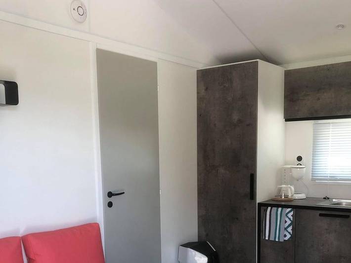 Camping Val de Boutonne - Mobilhome 4 personnes - Nirvana Duo 33m² 2 salles d'eau/terrasse semi couverte. in Saint-Jean-d'Angély, Région de Saint-Jean-d'Angély