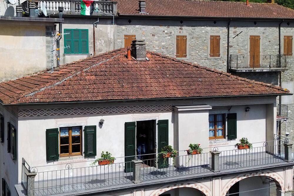 Ganze Wohnung, Tremendous 5-bedroom apartment in charming Bagnone awaits you in Bagnone, Nationalpark Toskanisch-Emilianischer Apennin