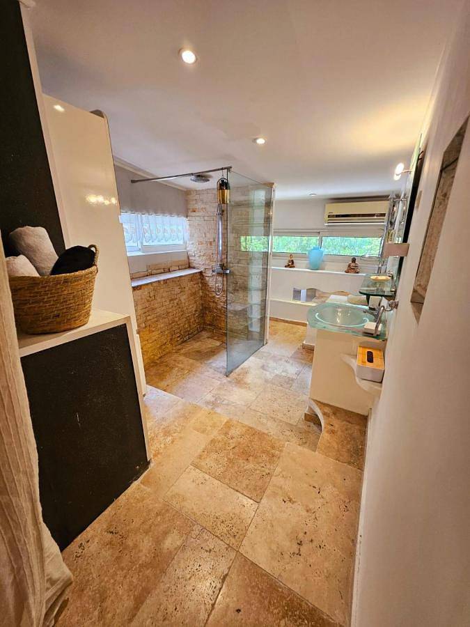 Chambre d’hôte pour 2 personnes, avec jardin ainsi que piscine et vue à Cotignac - 4