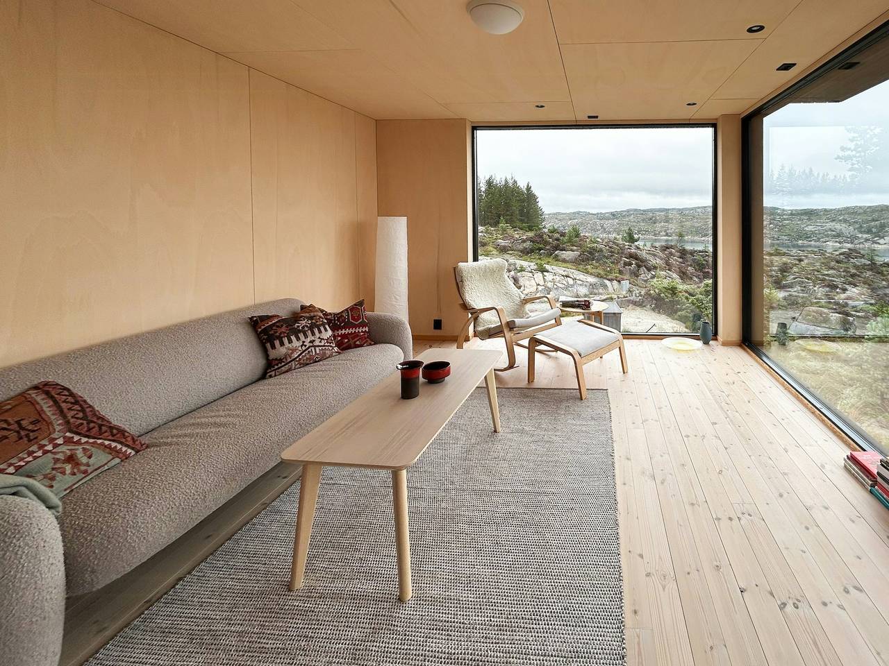 Architektonisch gestaltete Kabine mit Panoramablick in Bømlo