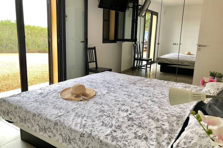 Villa für 8 Personen, mit Balkon und Whirlpool sowie Garten in Palma - 4