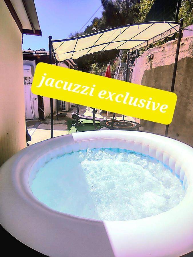 Chalet per 3 persone, con giardino e panorama, con animali domestici in Liguria