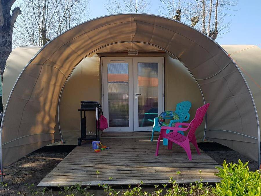 Flower Camping Le Pre Des Sables - Insolite 4 personnes - Coco Sweet (Sans Sanitaires) in Grues, Fontenay-le-Comte