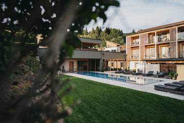 Hotel für 4 Personen, mit Sauna und Ausblick sowie Pool und Garten in Pöllauberg