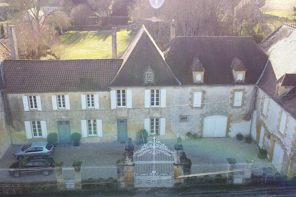 Maison de Famille récemment rénovée in Lalinde, Périgord Pourpre