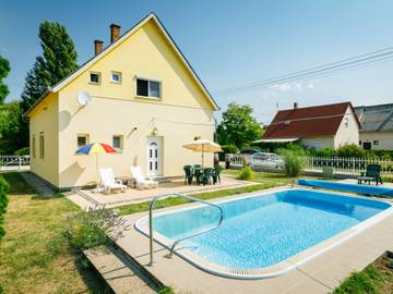 Ferienhaus für 8 Personen, mit Terrasse und Garten in Plattensee Südufer