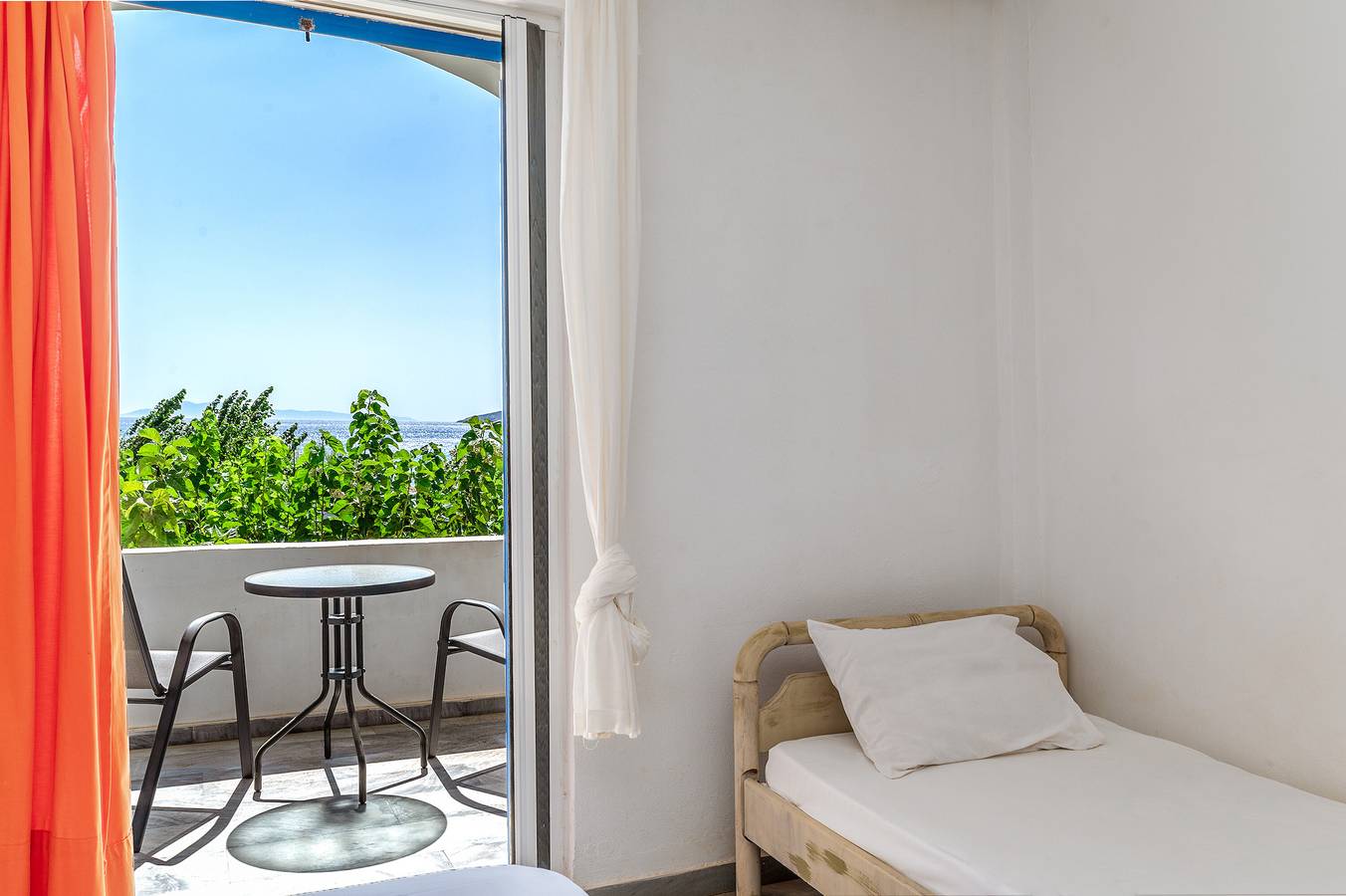 Casa de vacaciones '5 Kypri Seaview Perasma Studio' con vistas al mar, Wi-Fi y aire acondicionado in Andros (desambiguación)