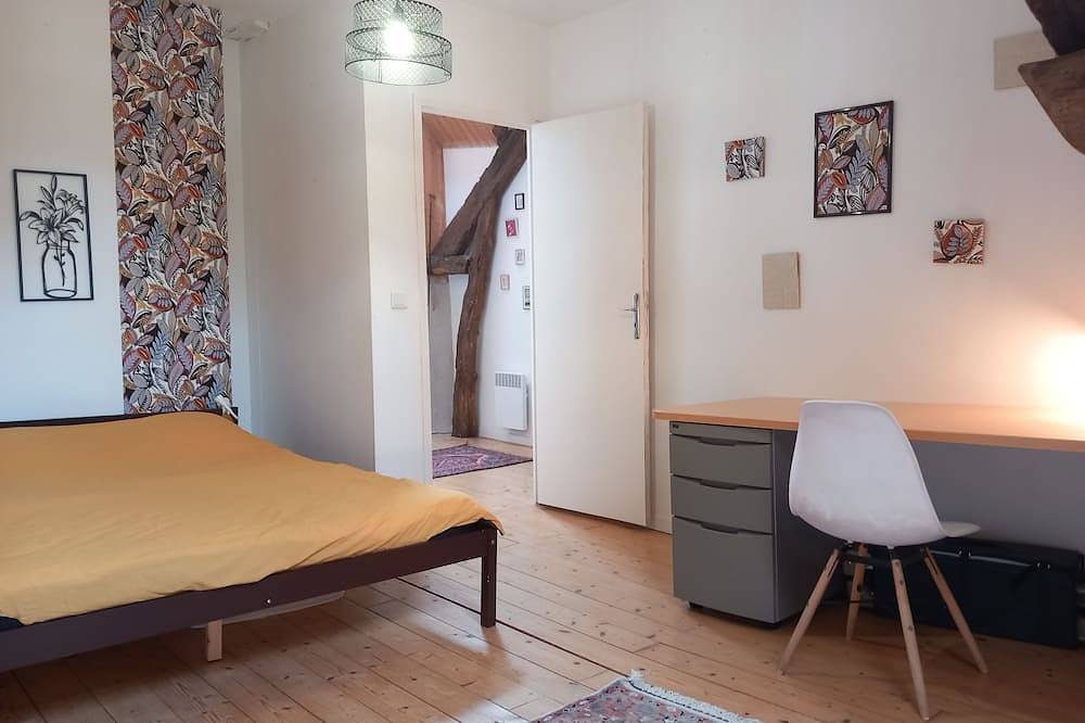 Maison de Campagne Paisible Avec Piscine à Proximité de Rennes in Chevaigné, Rennes region