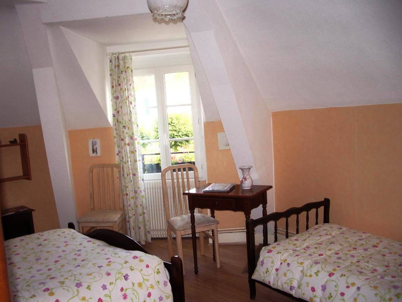 Double Room in Plaimpied-Givaudins, Région de Bourges