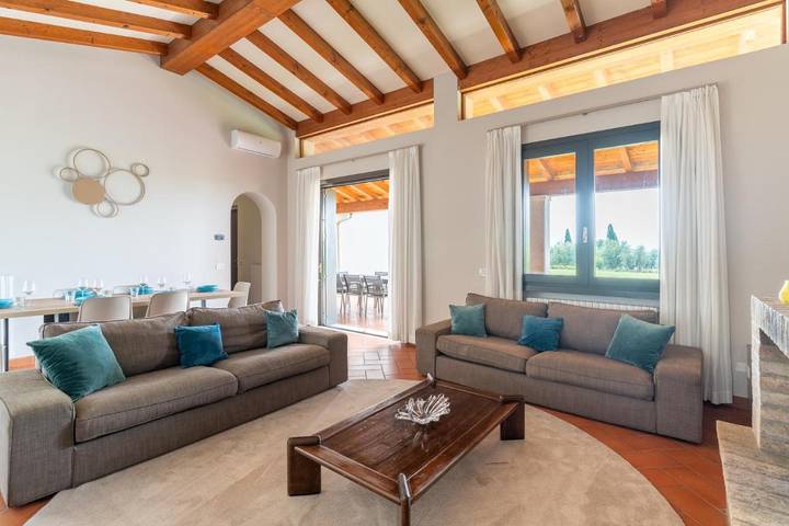 Villa für 6 Personen, mit Garten und Seeblick sowie Ausblick