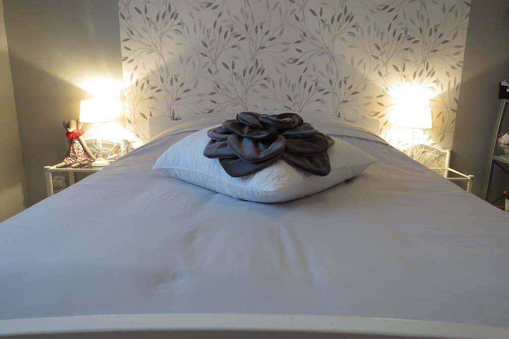 Charmante chambre d'hôtes paisible située au cœur de la Normandie, dans l'Eure in Manthelon, Région d'Évreux
