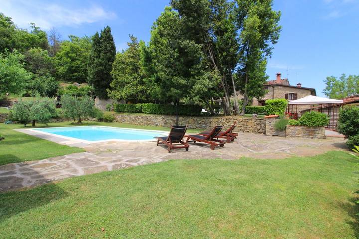 Villa for 4 people, with garden and pool - 1
