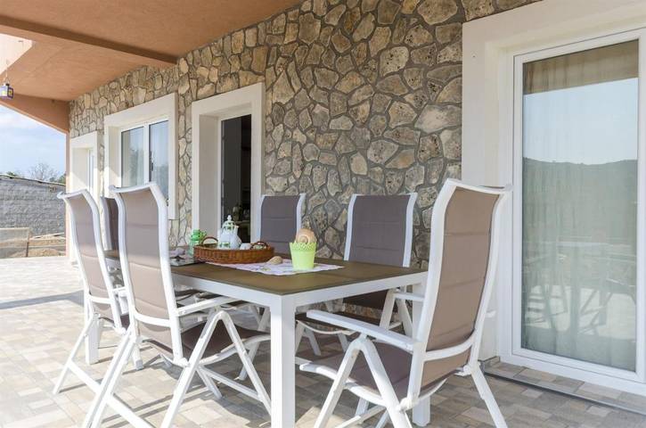 Villa pour 10 personnes, avec jardin et piscine à Tribunj - 2