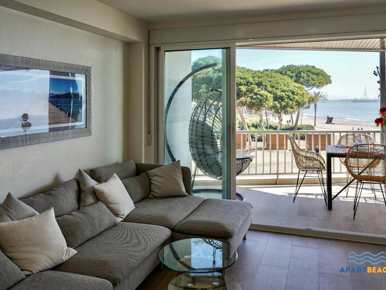 Ganze Wohnung, Geräumige Wohnung in La Pineda, 3 Schlafzimmer, klimatisiert, direkt am Strand in La Pineda, Platja de la Pineda
