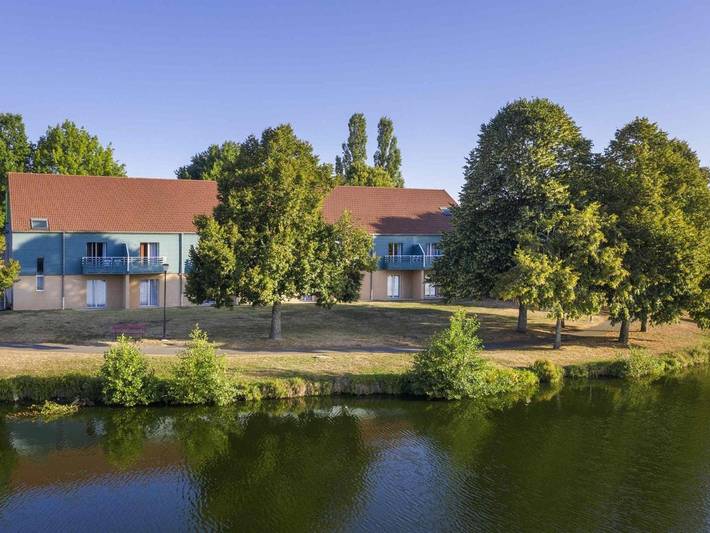 Hôtel pour 2 personnes, avec Terrasse et Jardin à Bourbon-Lancy - 3