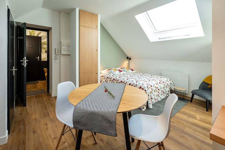 Ganze Wohnung, Studio D, in the center of town, cosy and warm. in La Roche-sur-Yon, Loire-Tal
