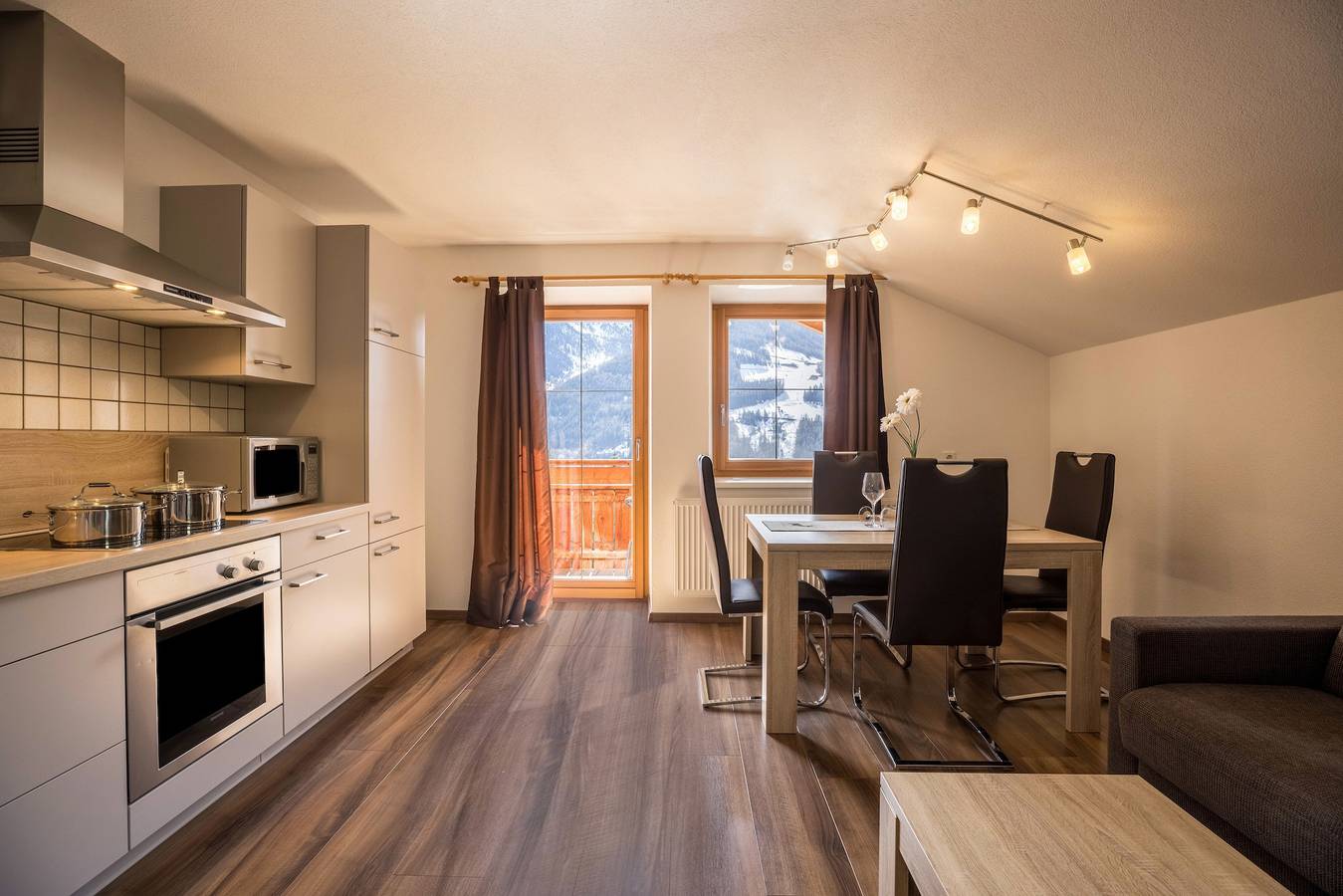 Appartamento intero, Appartamento per vacanze "Golserhof Sonne" in Valle Aurina con vista sulle montagne in Cadipietra, Valle Aurina