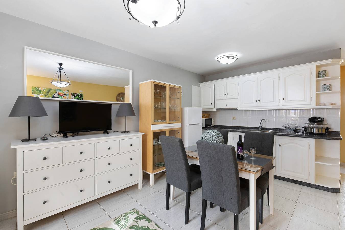Apartamento entero, Apartamento 'Paraíso Playa' con terraza privada, Wi-Fi y aire acondicionado in Puerto Naos, Los Llanos de Aridane