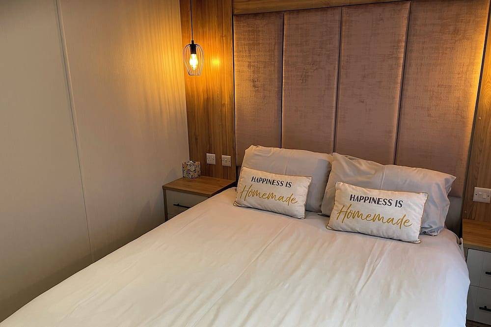 Lavender super front row sea view caravan at Rockley Park, Poole Harbour, Dorset in Poole, Poole Harbour