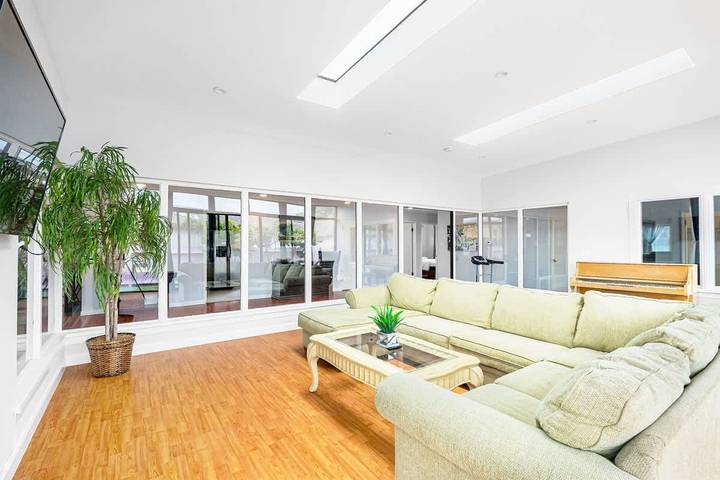 Vacation rental for 6 people, with yard, with pets in Central Coast