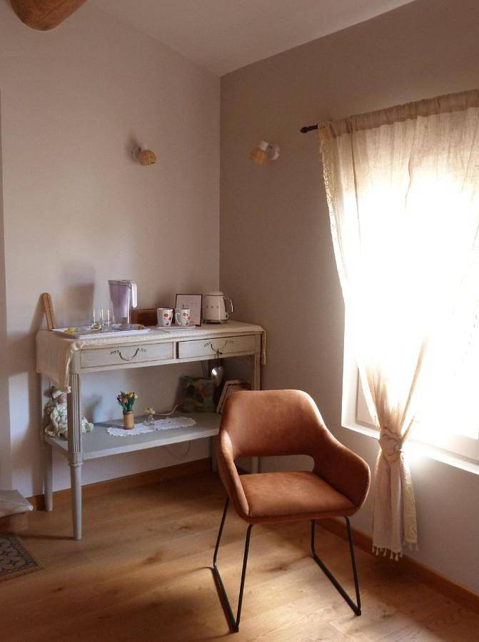 Location de vacances pour 2 personnes, avec piscine et vue ainsi que terrasse et jardin à Mane - 4