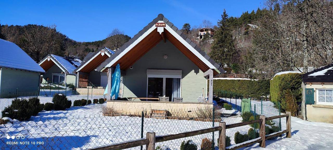 Chalet Du Bord Du Lac in Chambon-sur-Lac, Parc naturel régional des Volcans d'Auvergne