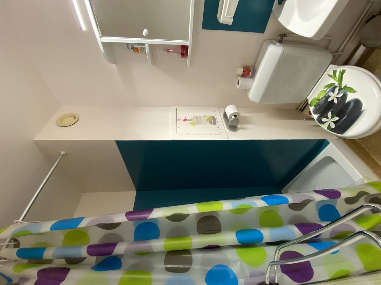 Apartamento entero, T2 cerca de los Baños del Connétable con balcón y Wi-Fi in La Roche-Posay, Vienne