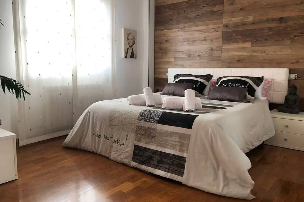 Townhouse Villa tourist Rioja and walks in Cenicero, Rioja