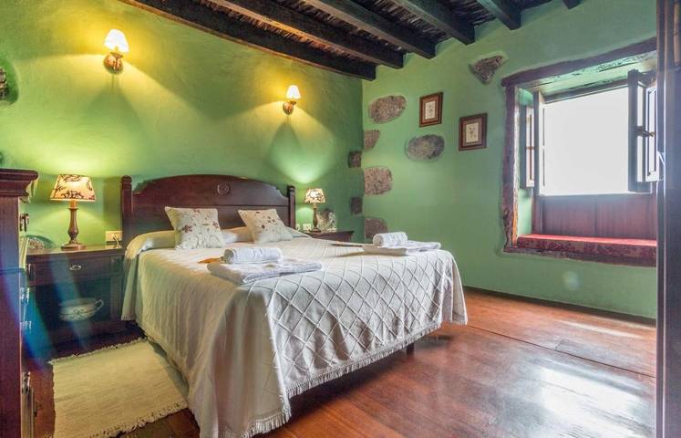 Casa rural para 6 personas, con Balcón y Jacuzzi además de Terraza y Jardín en Frontera  - 2