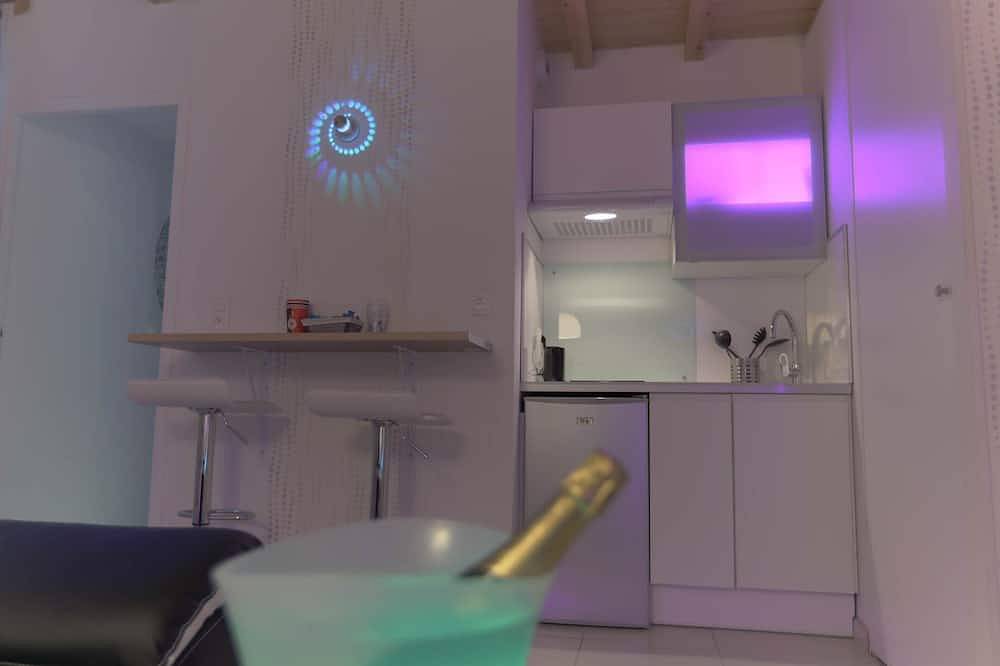 Apartamento entero, Sparadise Lille Hypercentre, jacuzzi, T2 40m², Diseño acogedor Relajación in Lille, Lille region