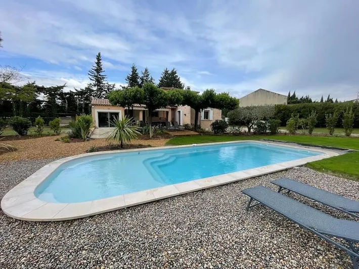 Chalet para 8 personas, con jardín y piscina - 1