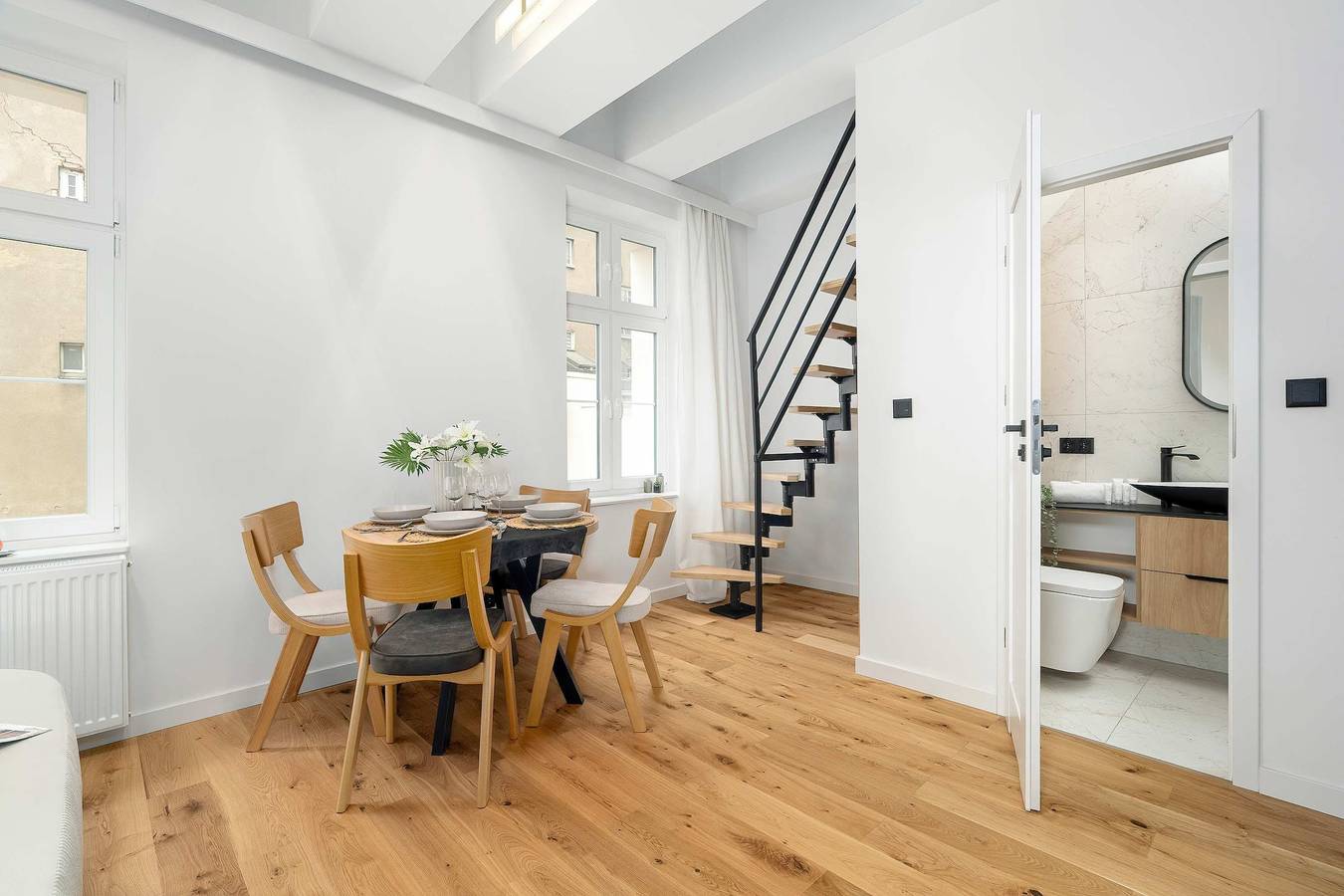Studio entier, Stylish Studio with a Mezzanine   Near the Market Square in Poznań, Grande Pologne