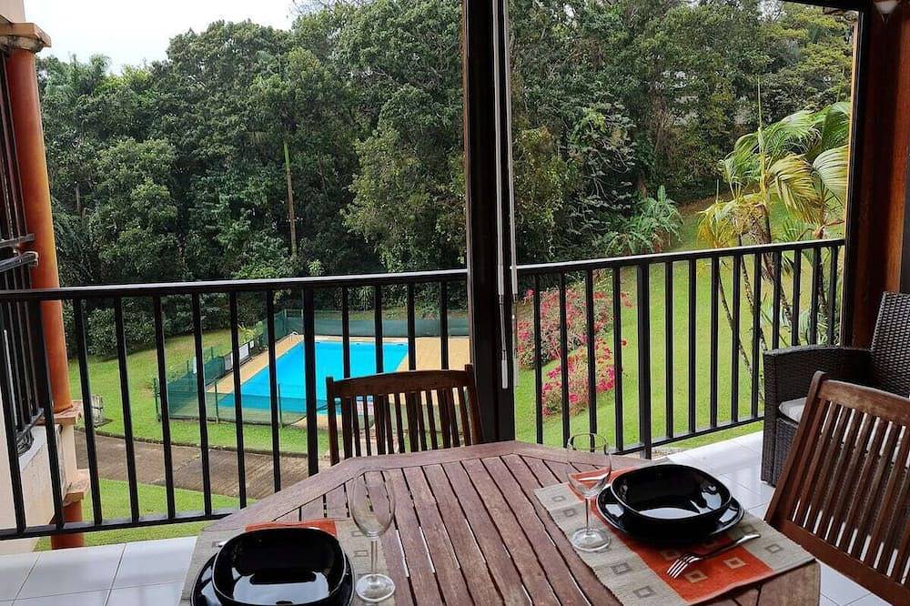 Entire apartment, Cosy apartment in a private residence with swimming pool in Martinique