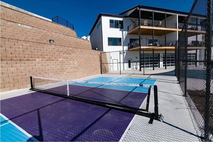 Vacation house for 12 people, with balcony and pool as well as hot tub, with pets in Missouri