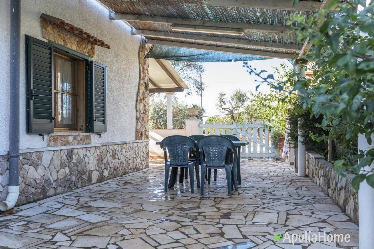 Camelia villa , Torre Pali, with little swimming pool in Torre Pali, Salve