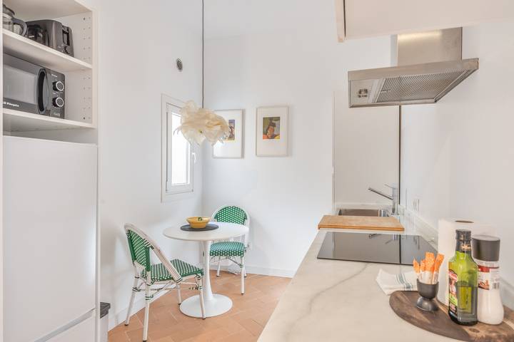 Hel lägenhet, Apartment 'Suite 2' with Wi-Fi and Air Conditioning in Mahón, Menorcas kust