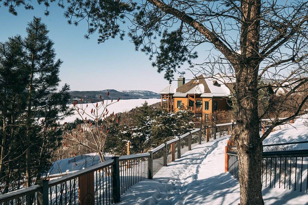 Ganze Wohnung, Equinox Condo | On-Resort Luxury | Direct Ski Access | Stunning View / Tremblant Living in Mont-Tremblant