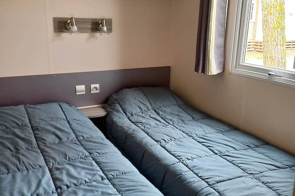 Mobile Home 6 personnes ,3 chambres 32m2 avec terrasse 14m2 semi couverte in Plages des Cabanes de Fleury, Vendres