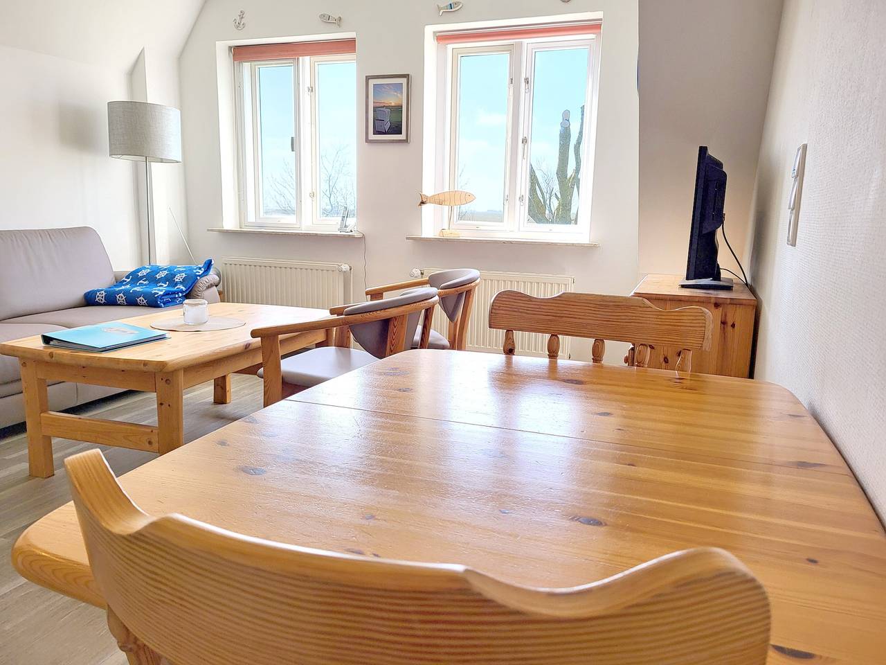 Ganze Wohnung, Ferienwohnung "Habel" mit Meerblick, Gemeinschaftsterrasse und Wlan in Langeneß, Halligen