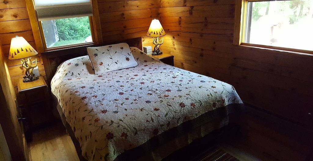 ** Blockhaus * Whirlpool * Sauna * Privater Teich * 23 Hektar * 4,6 km von Bethel Woods * in Sullivan County