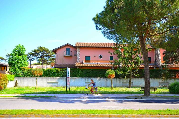 Casa de vacaciones con aire acondicionado y terraza in Lignano Sabbiadoro, Provincia d'Udine