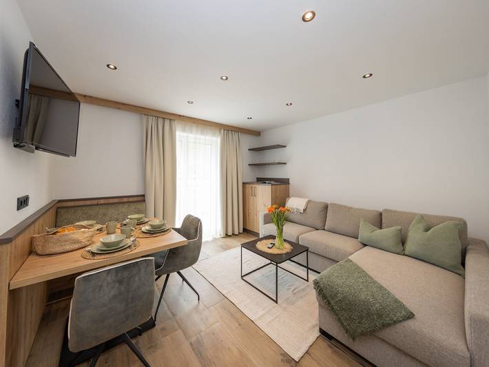 Ferienwohnung für 4 Personen, mit Ausblick und Balkon sowie Garten