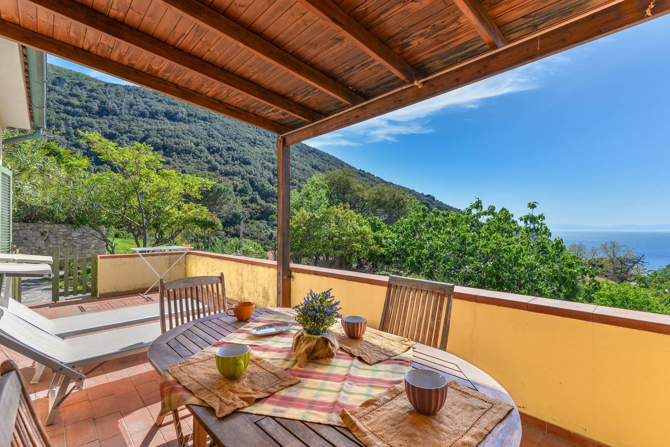 Appartement entier, Appartement 'Pettirosso Casa Vai' avec vue sur mer, Wi-Fi et climatisation in Zanca, Marciana