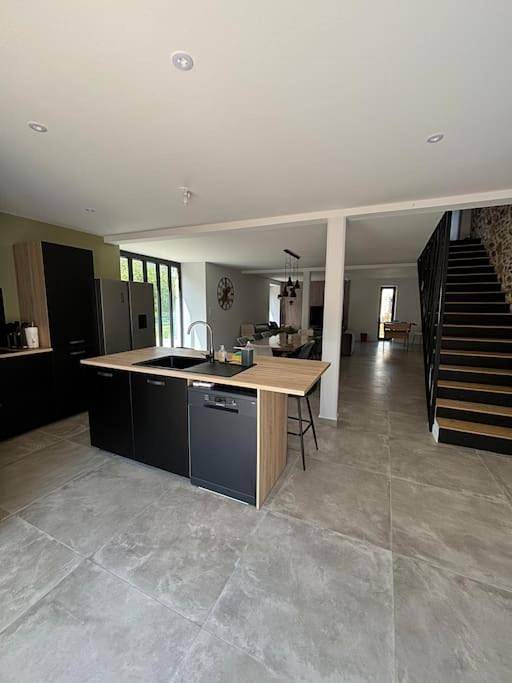 Location de vacances pour 10 personnes, avec vue et jardin à Saint-Victurnien - 4